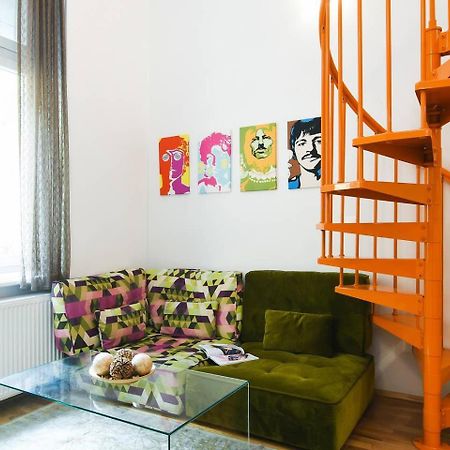 Central & Colorful Studio With Air Conditioning 布达佩斯 外观 照片